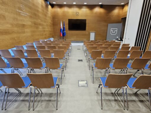 001 Konferenčná miestnosť